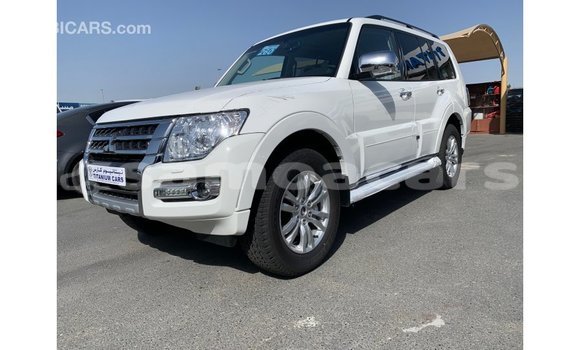 Buy Import Mitsubishi Pajero White Car in Import - Dubai in A'ana Buy Import Mitsubishi Pajero White Car in Import - Dubai in A'ana