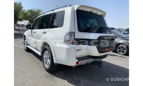 Buy Import Mitsubishi Pajero White Car in Import - Dubai in A'ana Buy Import Mitsubishi Pajero White Car in Import - Dubai in A'ana