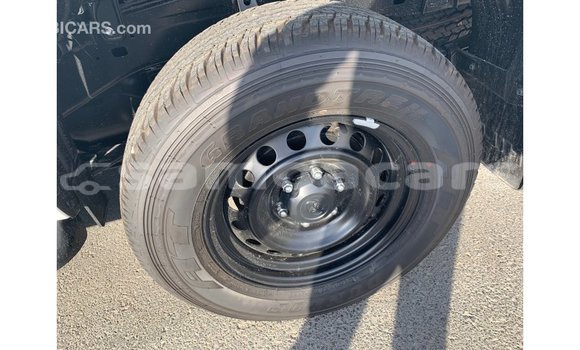 Acheter Import Voiture Toyota Hilux Blanc à Import - Dubai, A'ana Acheter Import Voiture Toyota Hilux Blanc à Import - Dubai, A'ana