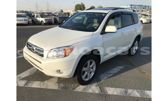 Acheter Import Voiture Toyota 4Runner Blanc à Import - Dubai, A'ana Acheter Import Voiture Toyota 4Runner Blanc à Import - Dubai, A'ana