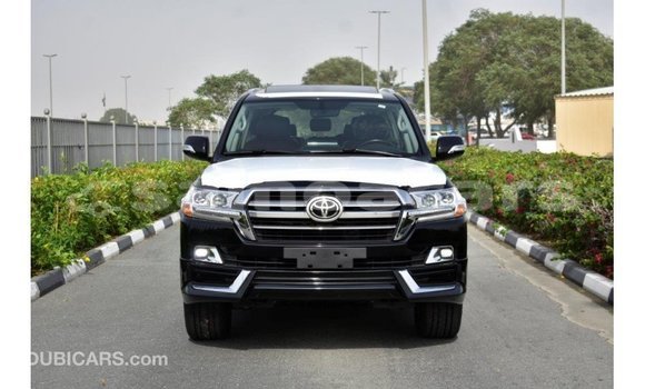 Acheter Import Voiture Toyota Land Cruiser Noir à Import - Dubai, A'ana Acheter Import Voiture Toyota Land Cruiser Noir à Import - Dubai, A'ana