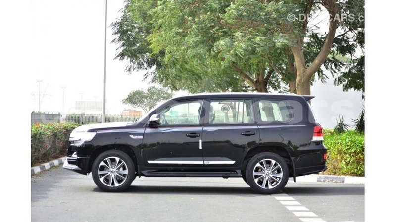 Big with watermark toyota land cruiser a'ana import dubai 2910