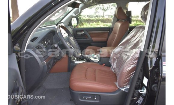 Acheter Import Voiture Toyota Land Cruiser Noir à Import - Dubai, A'ana Acheter Import Voiture Toyota Land Cruiser Noir à Import - Dubai, A'ana