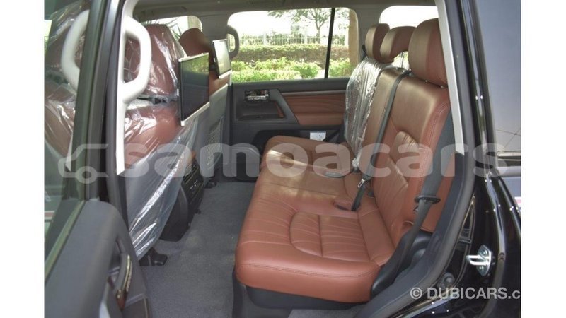 Big with watermark toyota land cruiser a'ana import dubai 2910
