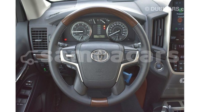 Big with watermark toyota land cruiser a'ana import dubai 2910