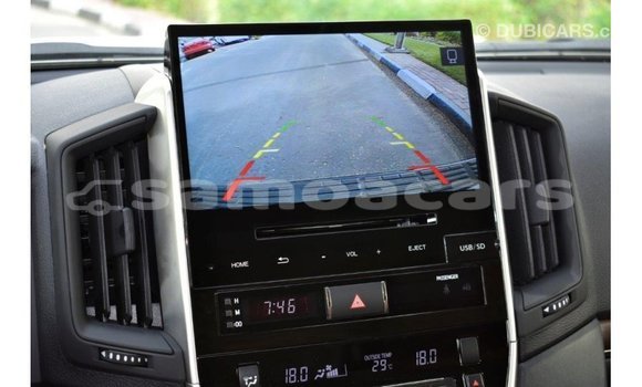 Acheter Import Voiture Toyota Land Cruiser Noir à Import - Dubai, A'ana Acheter Import Voiture Toyota Land Cruiser Noir à Import - Dubai, A'ana