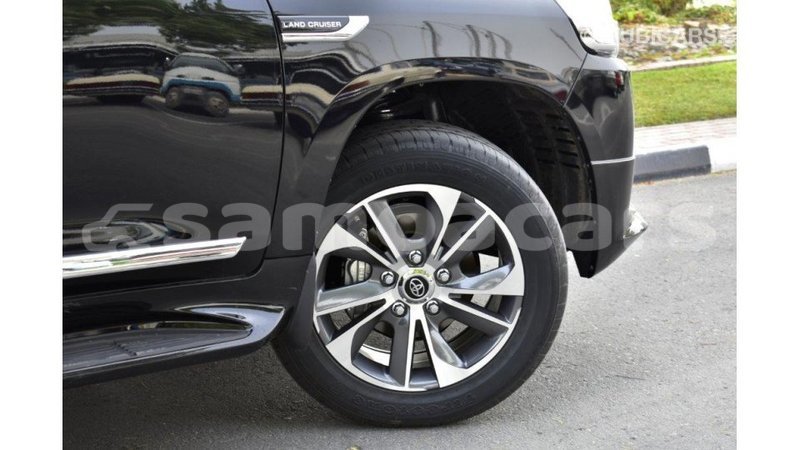 Big with watermark toyota land cruiser a'ana import dubai 2910
