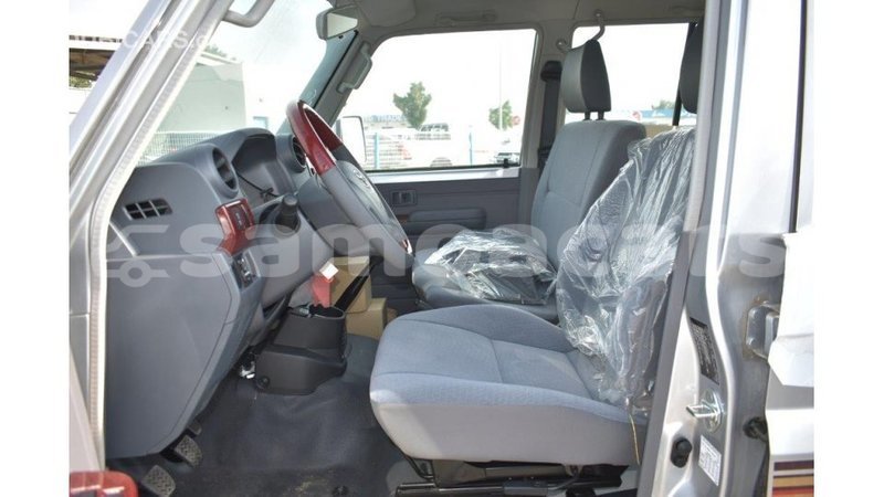 Big with watermark toyota land cruiser a'ana import dubai 2911