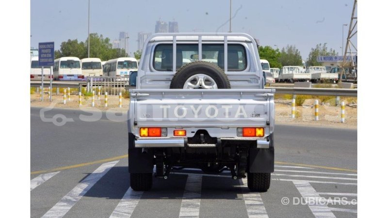 Big with watermark toyota land cruiser a'ana import dubai 2911