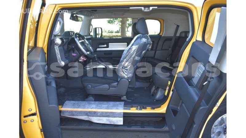 Big with watermark toyota fj cruiser a'ana import dubai 2912