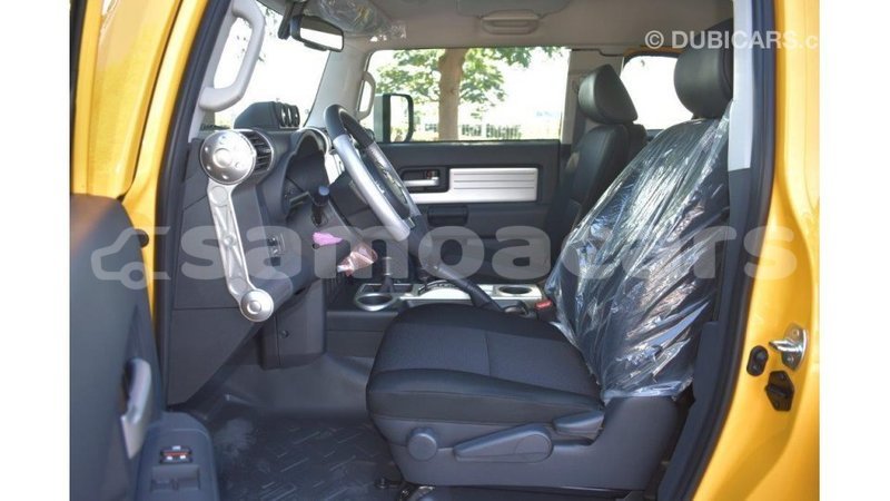 Big with watermark toyota fj cruiser a'ana import dubai 2912