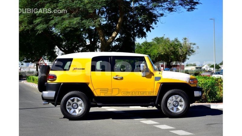 Big with watermark toyota fj cruiser a'ana import dubai 2912