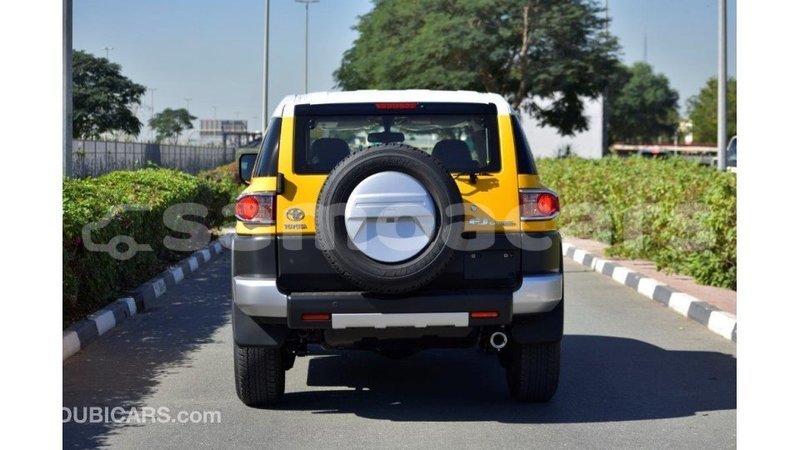Big with watermark toyota fj cruiser a'ana import dubai 2912