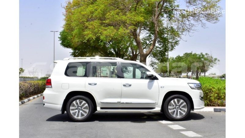 Big with watermark toyota land cruiser a'ana import dubai 2917