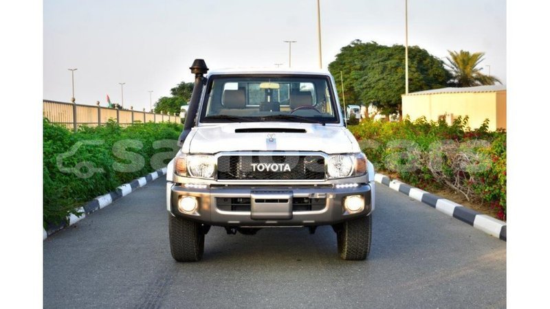 Big with watermark toyota land cruiser a'ana import dubai 2919