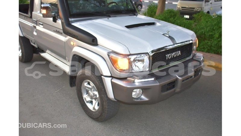 Big with watermark toyota land cruiser a'ana import dubai 2919