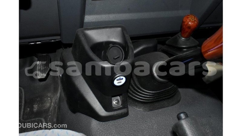 Big with watermark toyota land cruiser a'ana import dubai 2919
