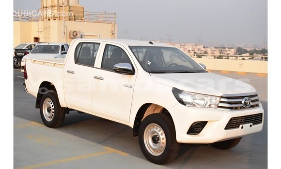 Buy Import Toyota Hilux White Car in Import - Dubai in A'ana Buy Import Toyota Hilux White Car in Import - Dubai in A'ana