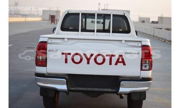 Buy Import Toyota Hilux White Car in Import - Dubai in A'ana Buy Import Toyota Hilux White Car in Import - Dubai in A'ana
