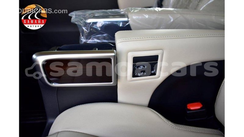 Big with watermark toyota granvia a'ana import dubai 2932