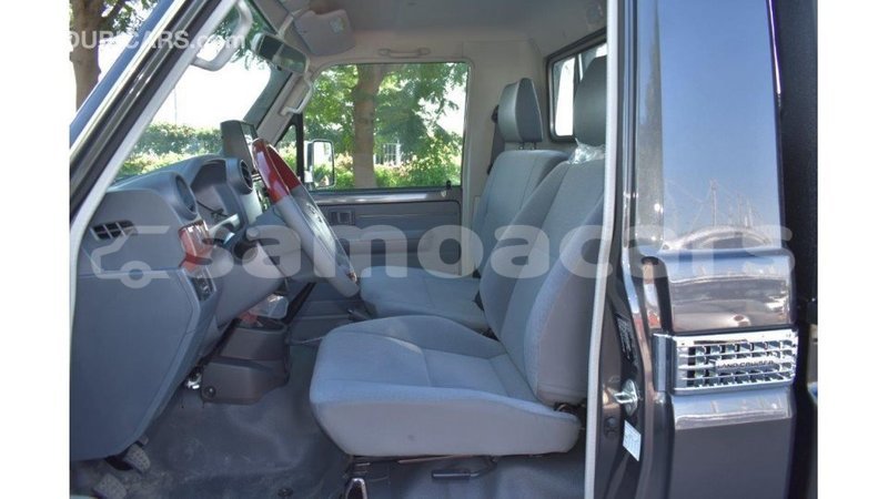 Big with watermark toyota land cruiser a'ana import dubai 2933