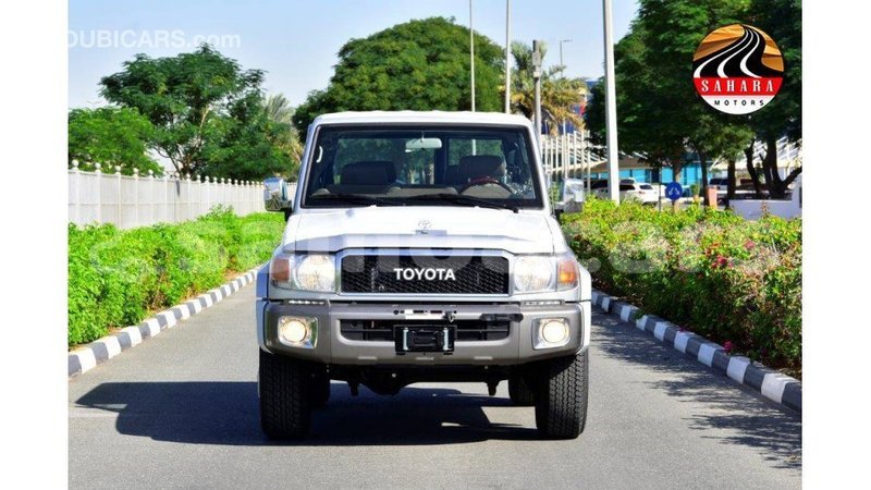 Big with watermark toyota land cruiser a'ana import dubai 2934