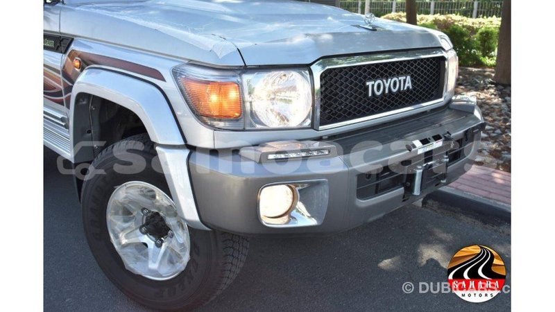 Big with watermark toyota land cruiser a'ana import dubai 2934