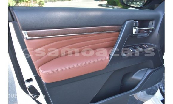 Buy Import Toyota Land Cruiser White Car in Import - Dubai in A'ana Buy Import Toyota Land Cruiser White Car in Import - Dubai in A'ana