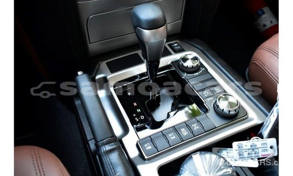 Buy Import Toyota Land Cruiser White Car in Import - Dubai in A'ana Buy Import Toyota Land Cruiser White Car in Import - Dubai in A'ana