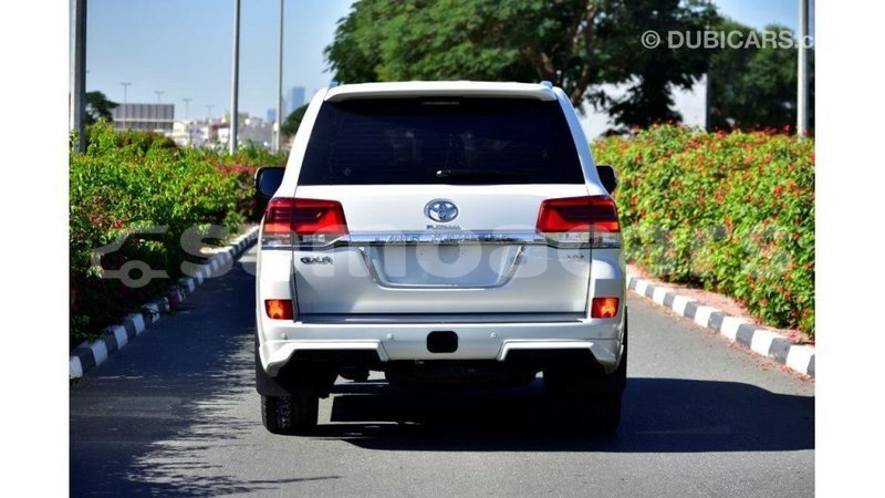 Big with watermark toyota land cruiser a'ana import dubai 2935