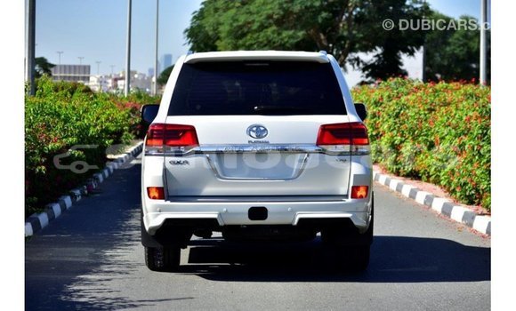 Buy Import Toyota Land Cruiser White Car in Import - Dubai in A'ana Buy Import Toyota Land Cruiser White Car in Import - Dubai in A'ana