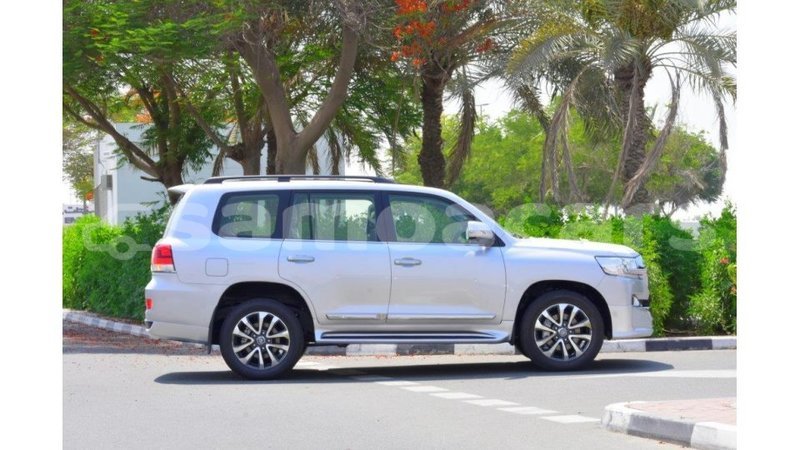Big with watermark toyota land cruiser a'ana import dubai 2938