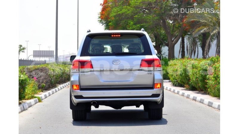 Big with watermark toyota land cruiser a'ana import dubai 2938