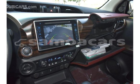 Acheter Import Voiture Toyota Hilux Noir à Import - Dubai, A'ana Acheter Import Voiture Toyota Hilux Noir à Import - Dubai, A'ana