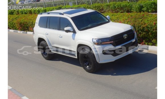 Buy Import Toyota Land Cruiser White Car in Import - Dubai in A'ana Buy Import Toyota Land Cruiser White Car in Import - Dubai in A'ana