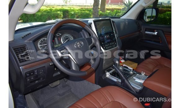 Buy Import Toyota Land Cruiser White Car in Import - Dubai in A'ana Buy Import Toyota Land Cruiser White Car in Import - Dubai in A'ana