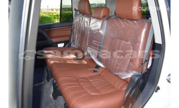 Buy Import Toyota Land Cruiser White Car in Import - Dubai in A'ana Buy Import Toyota Land Cruiser White Car in Import - Dubai in A'ana