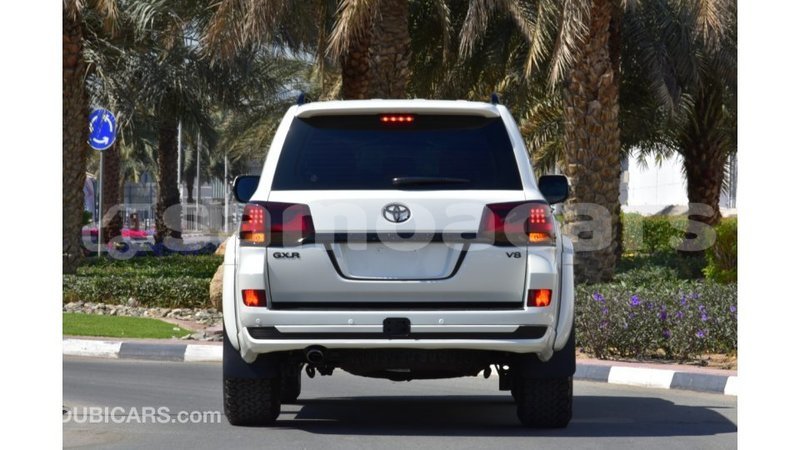 Big with watermark toyota land cruiser a'ana import dubai 2943