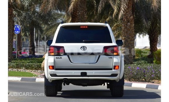 Buy Import Toyota Land Cruiser White Car in Import - Dubai in A'ana Buy Import Toyota Land Cruiser White Car in Import - Dubai in A'ana