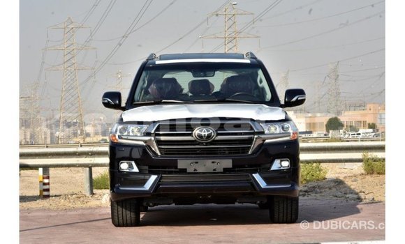 Acheter Import Voiture Toyota Land Cruiser Noir à Import - Dubai, A'ana Acheter Import Voiture Toyota Land Cruiser Noir à Import - Dubai, A'ana