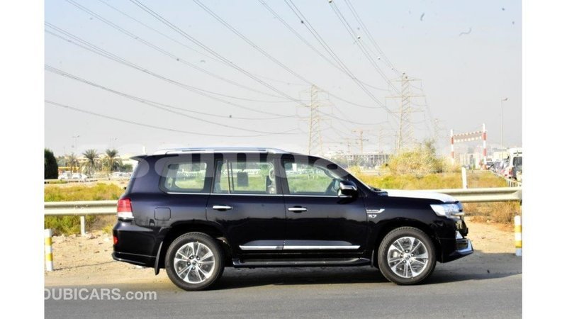 Big with watermark toyota land cruiser a'ana import dubai 2948