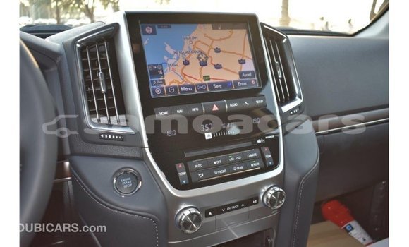 Acheter Import Voiture Toyota Land Cruiser Noir à Import - Dubai, A'ana Acheter Import Voiture Toyota Land Cruiser Noir à Import - Dubai, A'ana