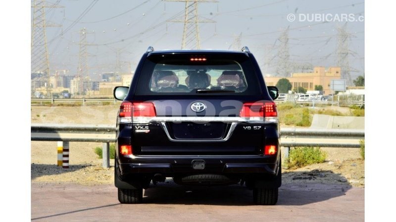 Big with watermark toyota land cruiser a'ana import dubai 2948