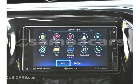 Acheter Import Voiture Toyota Hilux Blanc à Import - Dubai, A'ana Acheter Import Voiture Toyota Hilux Blanc à Import - Dubai, A'ana