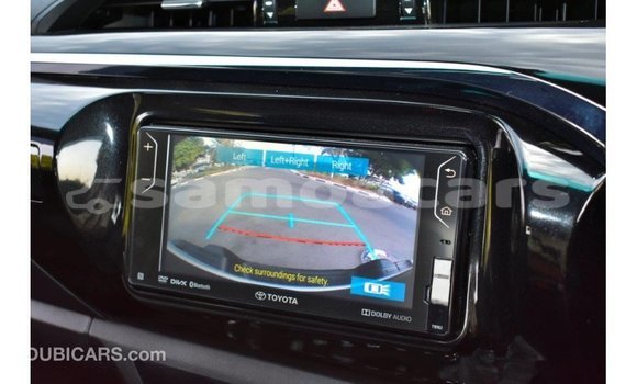 Acheter Import Voiture Toyota Hilux Blanc à Import - Dubai, A'ana Acheter Import Voiture Toyota Hilux Blanc à Import - Dubai, A'ana