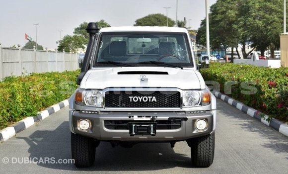Acheter Import Voiture Toyota Land Cruiser Autre à Import - Dubai, A'ana Acheter Import Voiture Toyota Land Cruiser Autre à Import - Dubai, A'ana