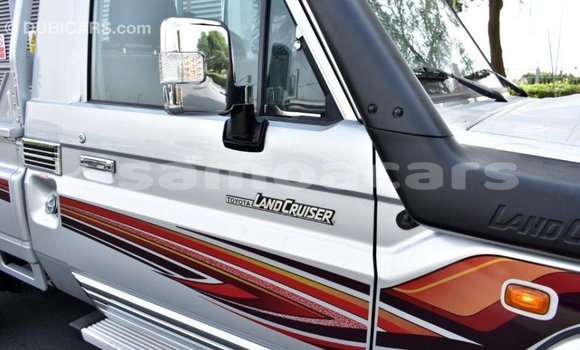 Acheter Import Voiture Toyota Land Cruiser Autre à Import - Dubai, A'ana Acheter Import Voiture Toyota Land Cruiser Autre à Import - Dubai, A'ana