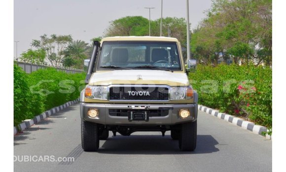 Buy Import Toyota Land Cruiser Beige Car in Import - Dubai in A'ana Buy Import Toyota Land Cruiser Beige Car in Import - Dubai in A'ana