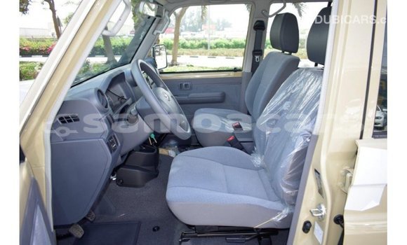 Buy Import Toyota Land Cruiser Beige Car in Import - Dubai in A'ana Buy Import Toyota Land Cruiser Beige Car in Import - Dubai in A'ana