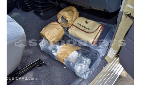 Buy Import Toyota Land Cruiser Beige Car in Import - Dubai in A'ana Buy Import Toyota Land Cruiser Beige Car in Import - Dubai in A'ana